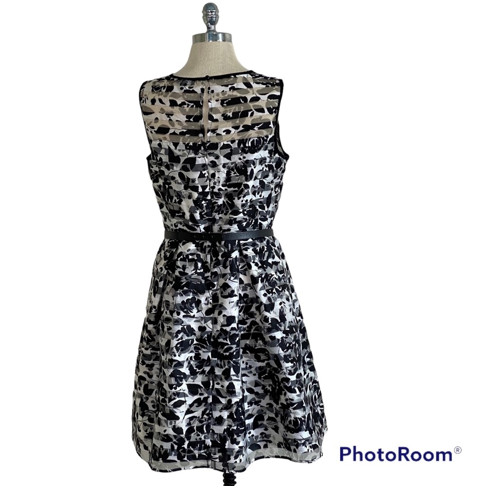 Roz&Ali Black-White‎ Print Lined Chiffon Box Pleat Dress w/Leather Bow Trim Belt